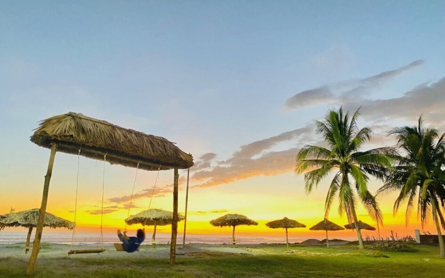 Hotel Tesoro Beach