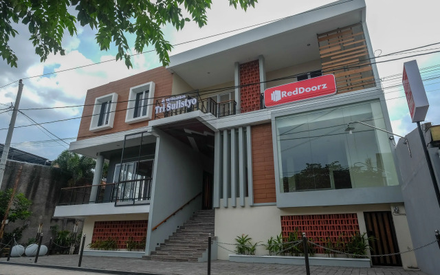 RedDoorz Plus near Solo Square 2