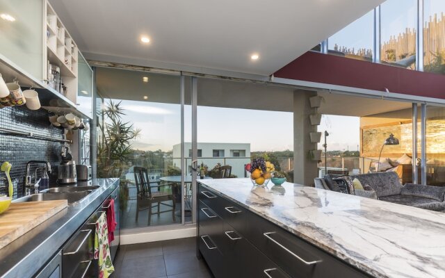 Loft Penthouse With Startling City Views + Parking