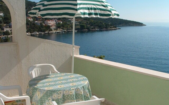 Tonka - 10 m From Beach - A3