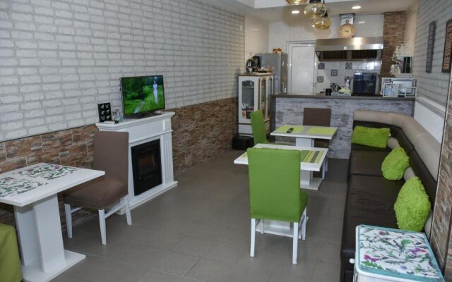 White Rose Family Hotel