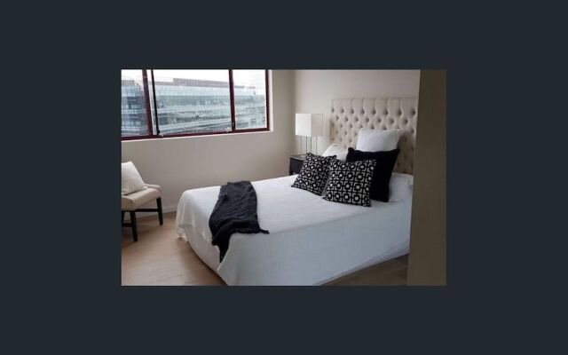 2 Bedroom Darling Harbour Apartment