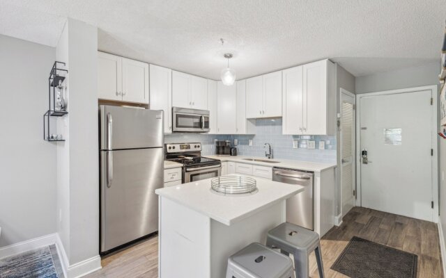 Seaside Bliss Retreat Coastal Condo for 6