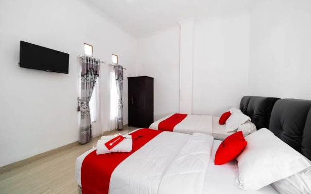 RedDoorz near Makassar Town Square 2
