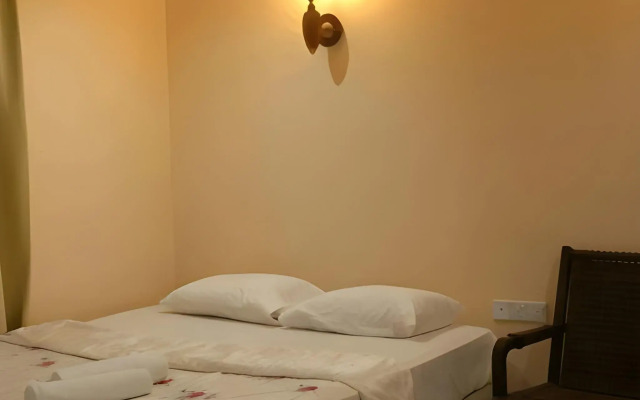 Penarak Bamboo Beach Motel