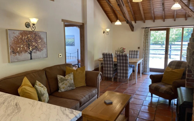 Brundish, Suffolk Barn, 2 Bed Idyllic 6 Acres