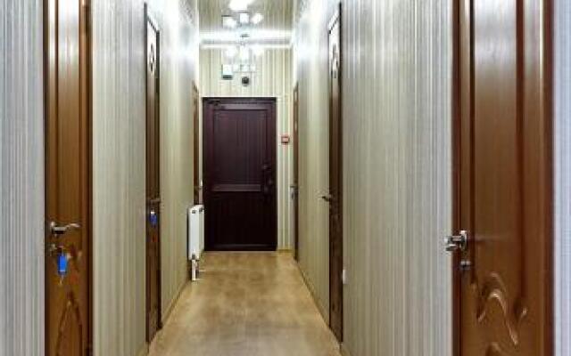 Hotel 1 May