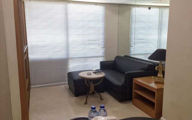 Batavia Hotel and Serviced Apartments