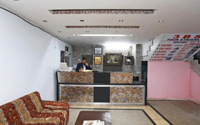 Hotel3BS Houses Dx by OYO Rooms