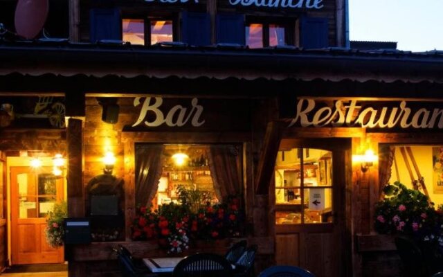 HÔTEL*** La Croix Blanche