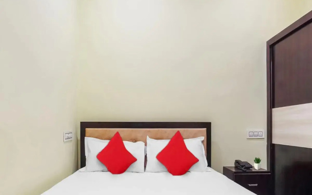 Oyo Flagship 807564 Hotel Pvs Grand