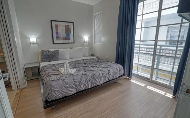 Private Apartment at the Congress