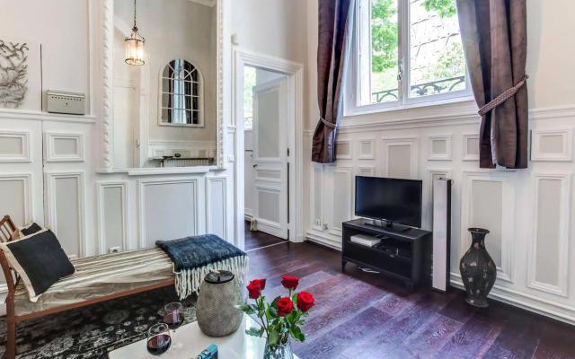 Sweet Inn Apartments- Champs Elysés (Various addresses)