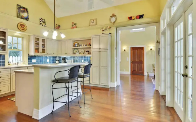 Easy Livin' by Avantstay Key West Home w/ Pool & BBQ Week Long Stays Only