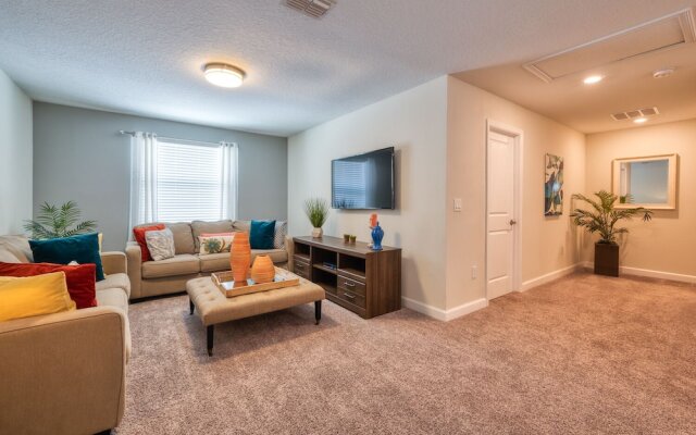 Stunning Home With Private Pool Near Disney