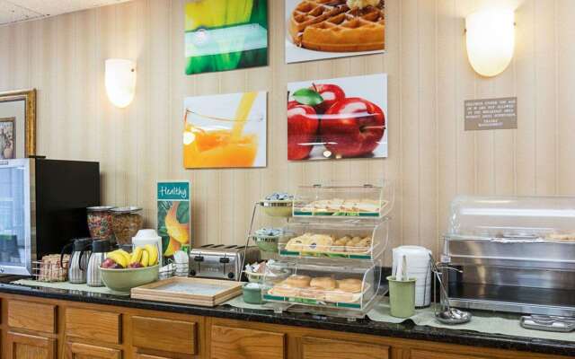 Quality Inn Magnolia