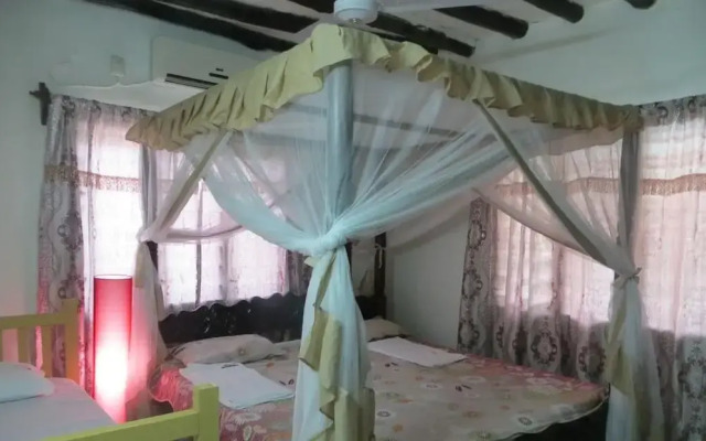 Villa Tuffah 3 Minutes Walk to the Beach - The Villa Comprises