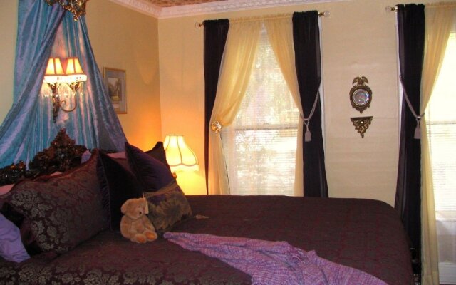 Larelle House Bed & Breakfast