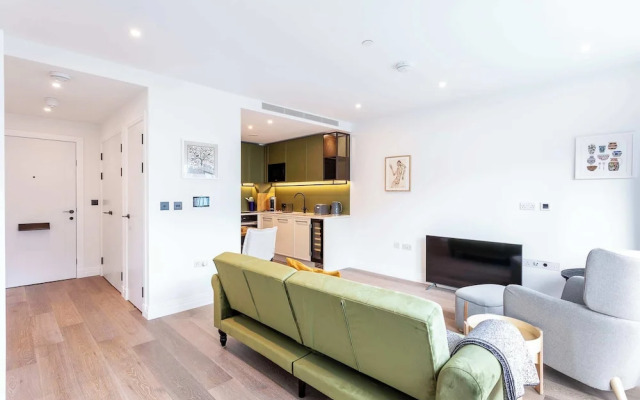 Modern Chelsea Apartment