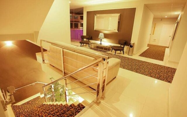 Limaq Hotel