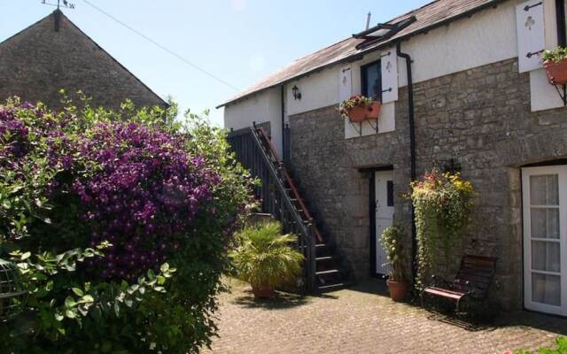 The Old Dairy Loft, Pembroke