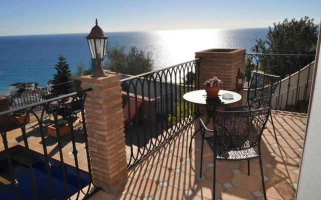 Welcome Inn Nerja