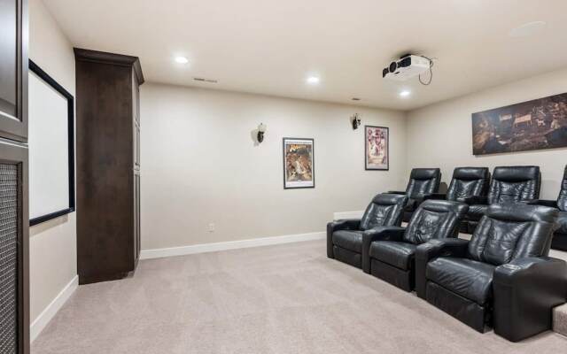 Hidden Treasure #15 6 Bedroom Home