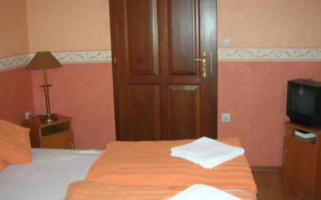 Vino Restaurant & Panzio