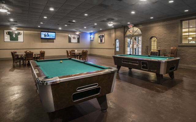 Rodeway Inn & Suites and Conference Center