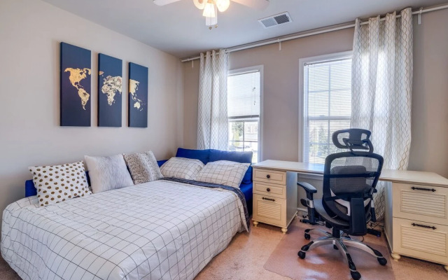 Spacious Woodbridge Home Near Leesylvania Park!
