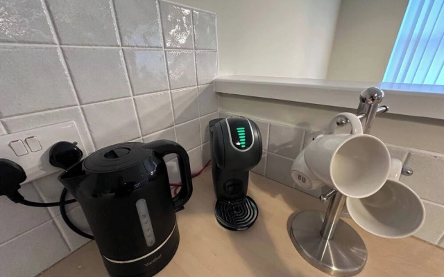 2br-sleeps4-freeparking-wifi-smarttvs