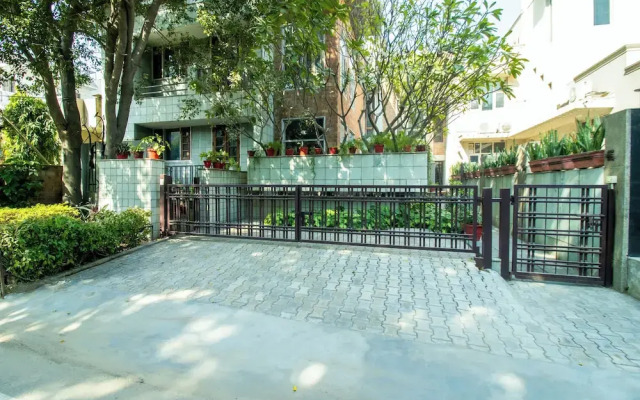 Opulent Antique 3br Villa in Gurugram