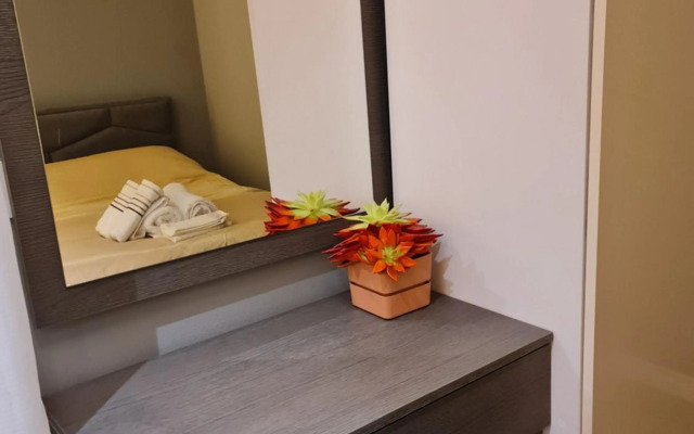 Sunny Apartment - Blloku Tirana, near Lake