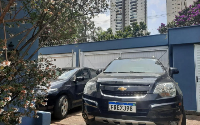 Charmosa casa em condominio com quintal