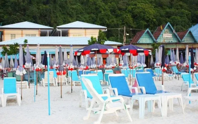 Barberry Beach Resort