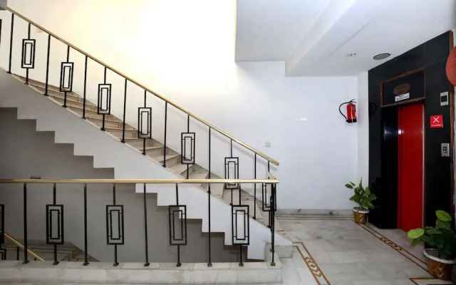 OYO 9985 Hotel Sekhon Grand