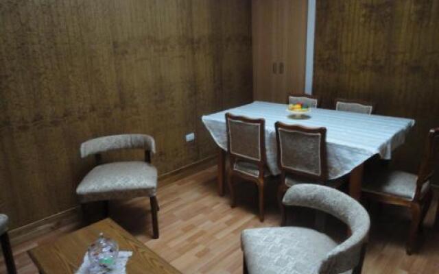Hostal 5 Adobes