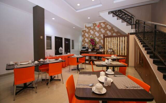 Airy Mapanget AA Maramis Manado