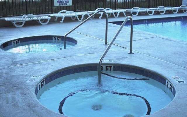 Club Regency in Regency Towers