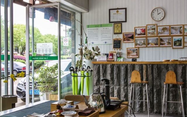 Wuyishan Old Street Riverside Hotel