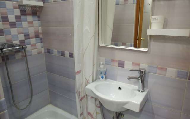 «Berloga», ул. Челюскинцев, 64A