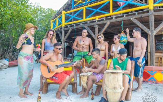 Isla Roots Hostel