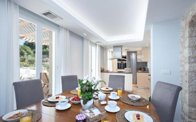 Villa Aelia by White Dream Villas