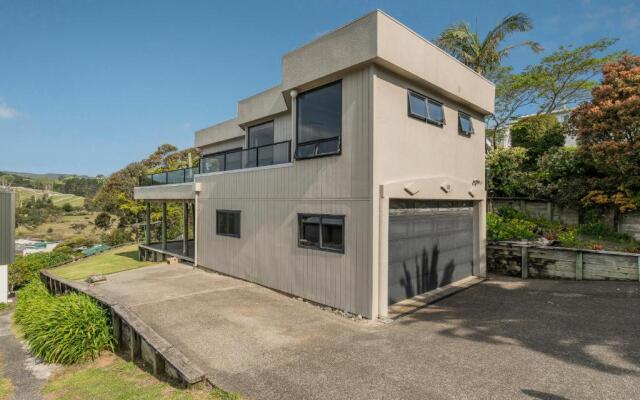 The Glass House - Kuaotunu Holiday Home