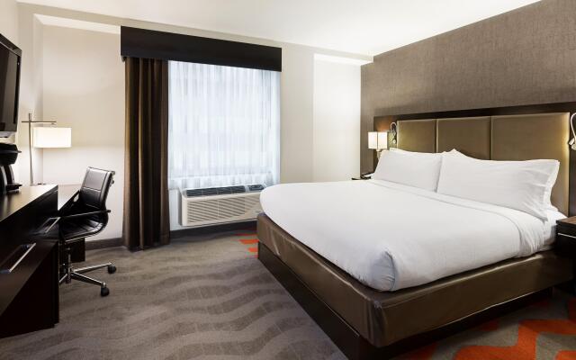 Holiday Inn NYC - Lower East Side, an IHG Hotel