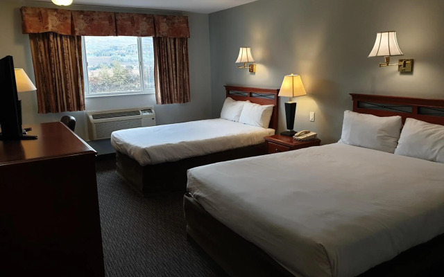 Riverland Inn & Suites