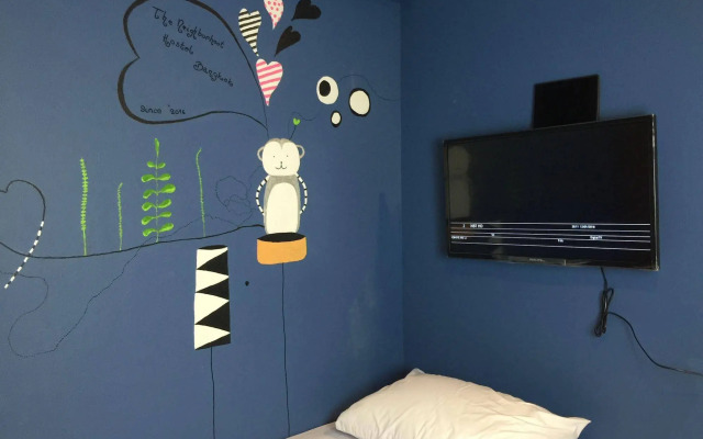 The neighbor hoot hostel & cafe