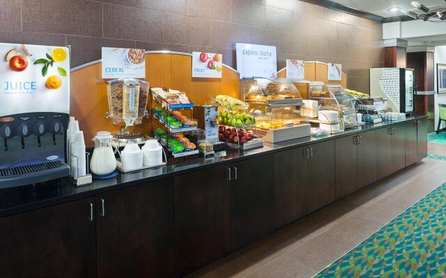 Holiday Inn Express and Suites - Stroudsburg