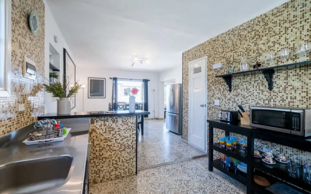 Ocean Breeze & Suites