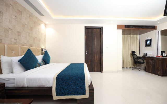 Pinnacle by Click Hotels, Lucknow